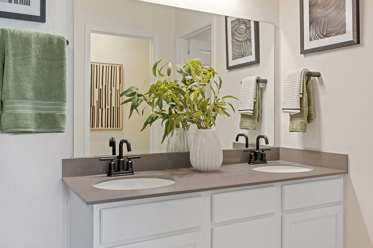 Dual-sink vanity at bath 2