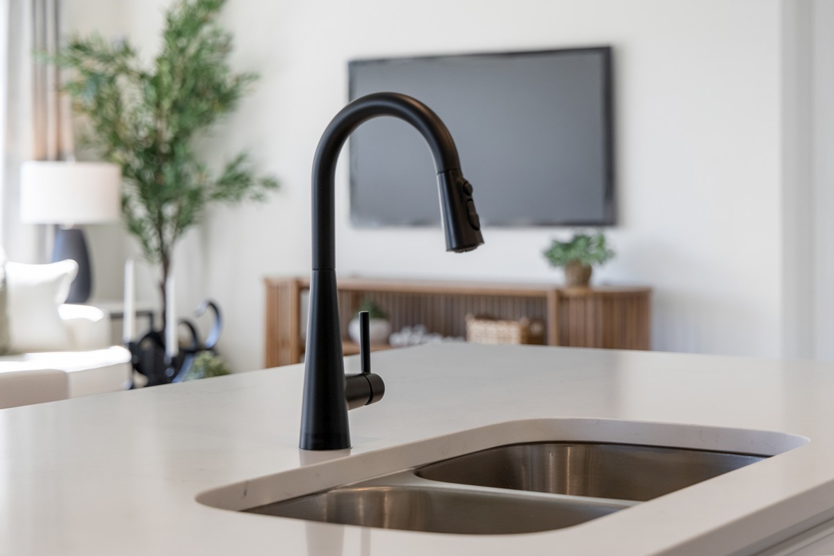 Quartz kitchen countertops