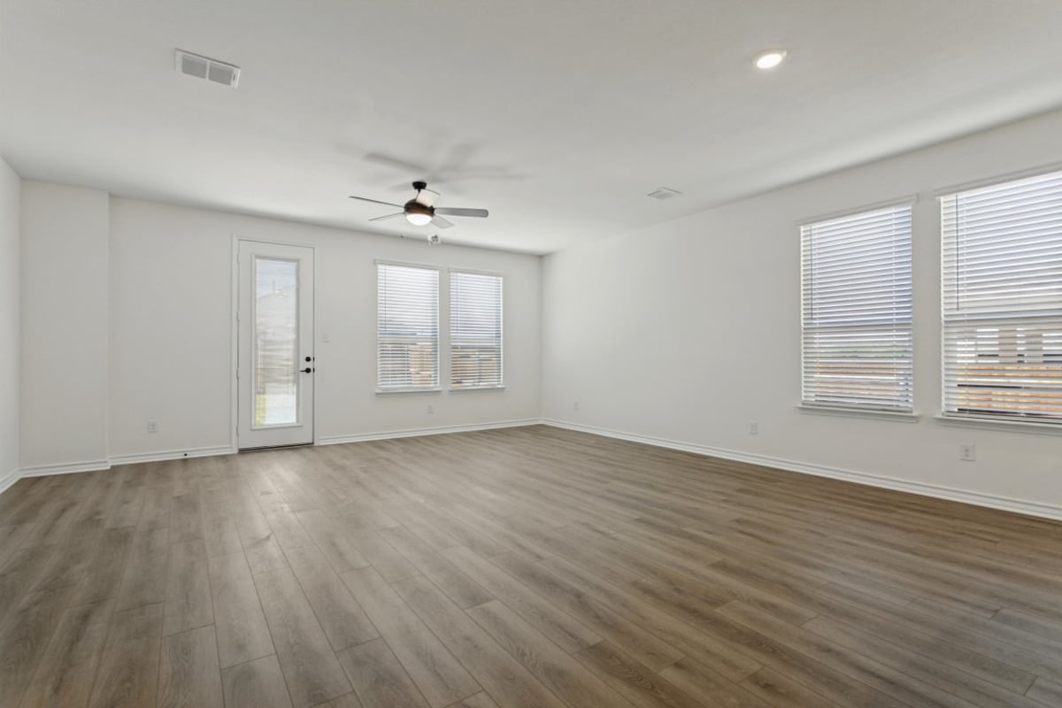 Plan 2004 at 2708 Goldfinch Dr., Denton, Texas: photo 2