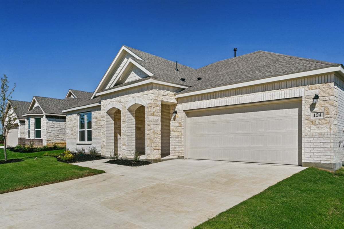 Plan 2091 Modeled at 124 Hudson Ln., Justin, Texas: photo 2