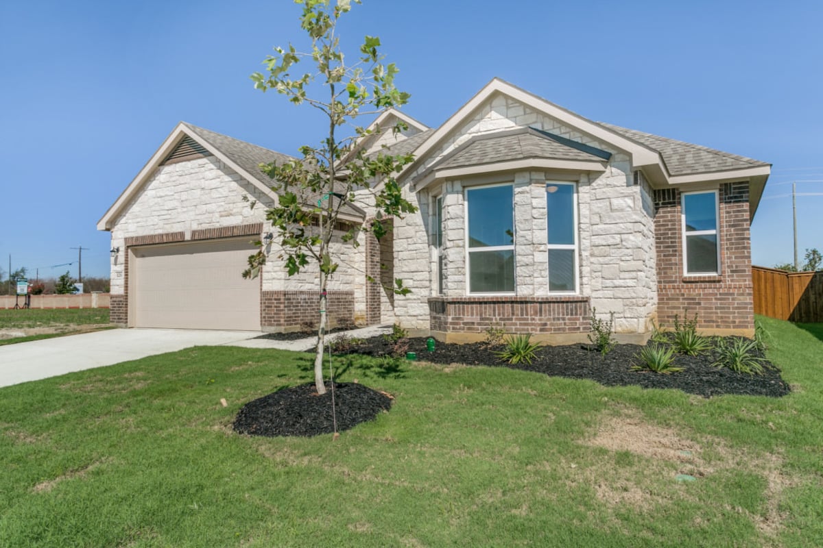 Plan 2325 at 126 Hudson Ln., Justin, Texas: photo 2