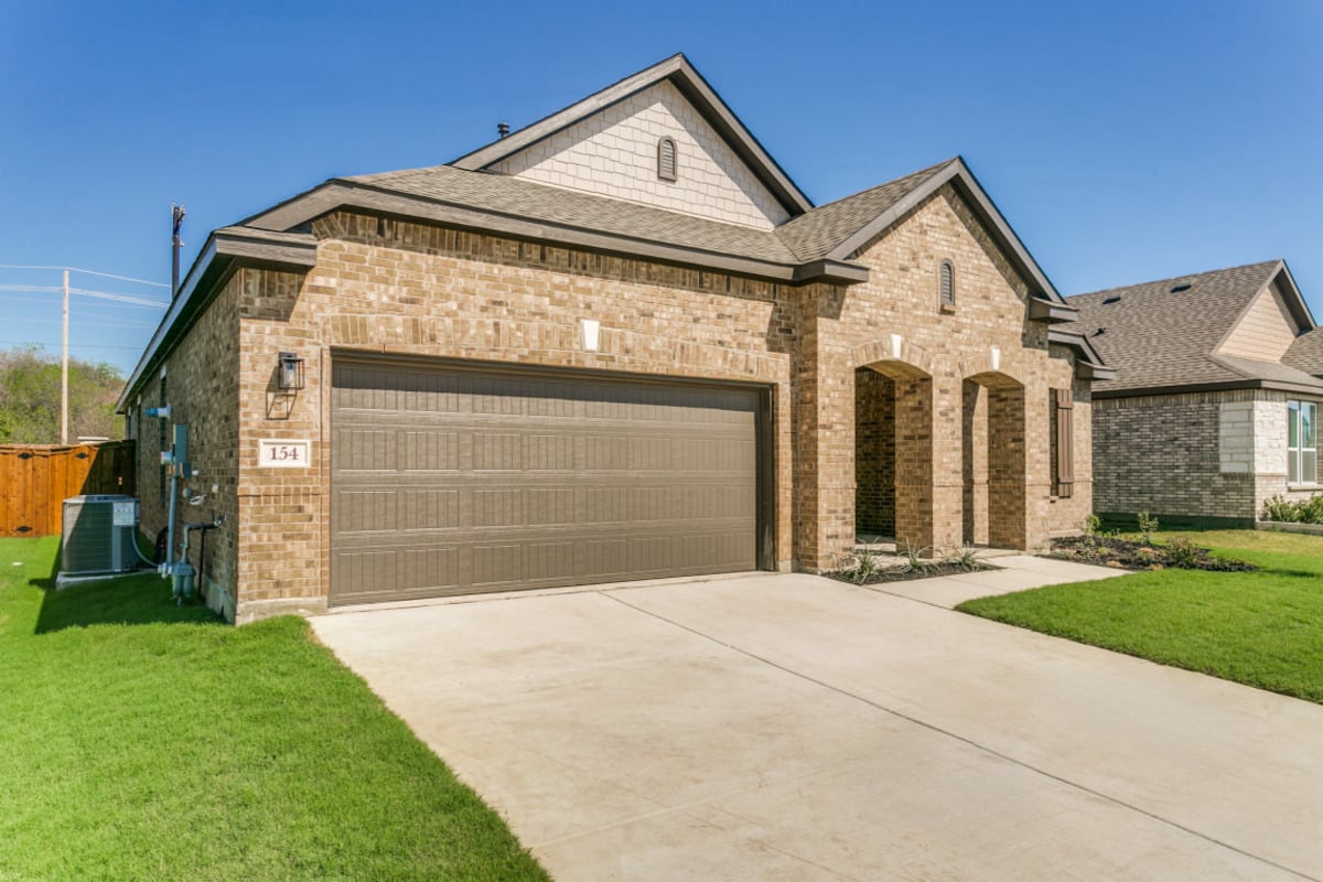 Plan 2663 Modeled at 154 Hudson Ln., Justin, Texas: photo 2