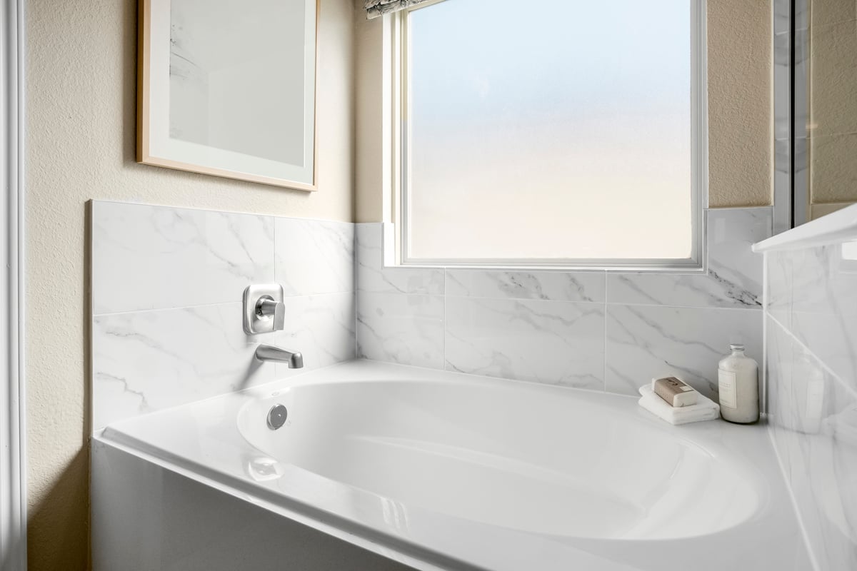Optional tub and separate shower at primary bath