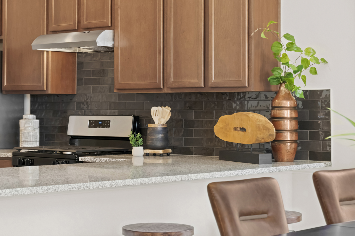 Kitchen breakfast bar