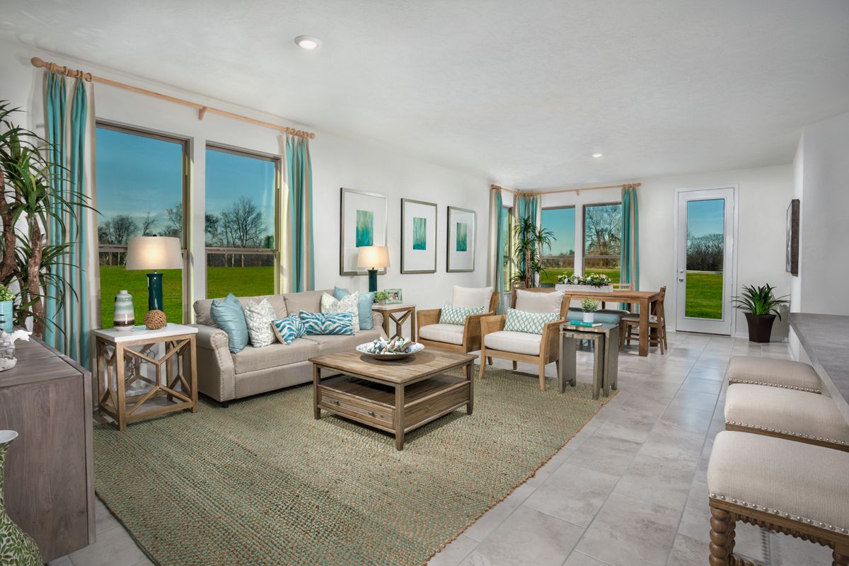 New Homes in Rosharon, TX - Glendale Lakes Plan 1631 Great Room as modeled at Deer Run Meadows