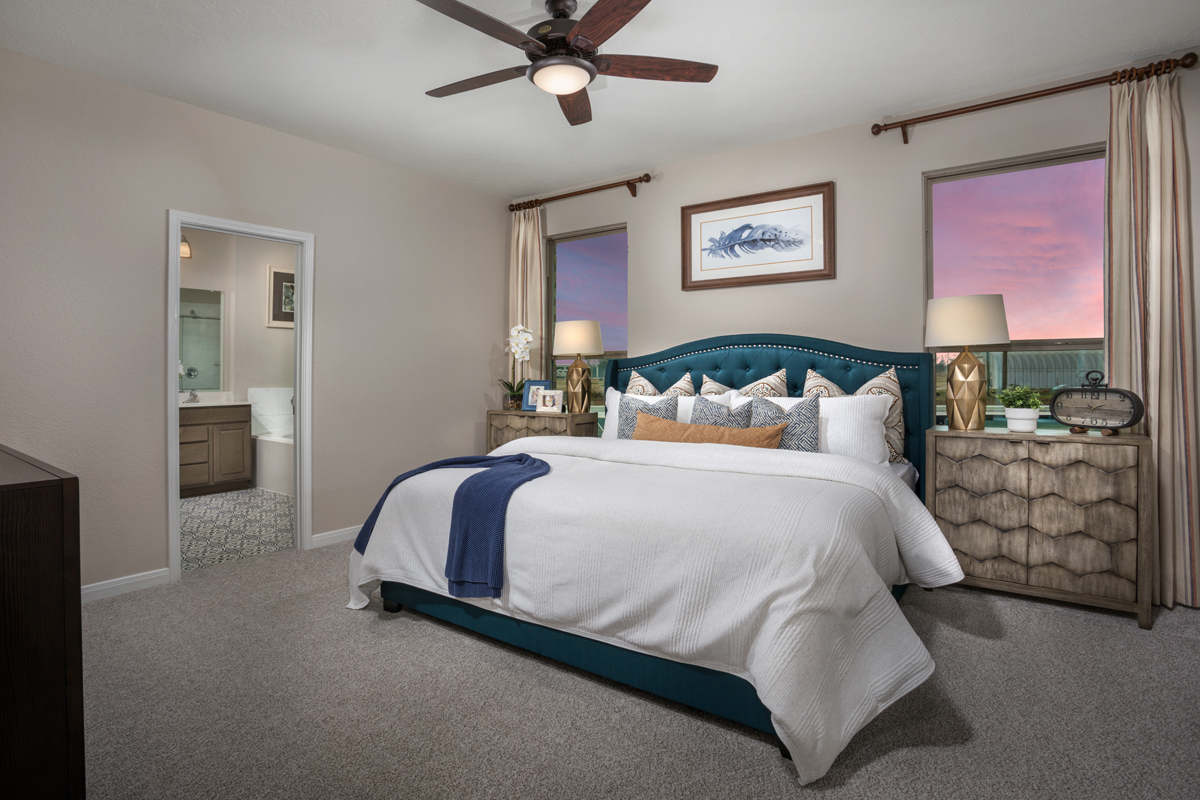 New Homes in Rosharon, TX - Glendale Lakes Plan 2596 Primary Bedroom as modeled at Deer Run Meadows