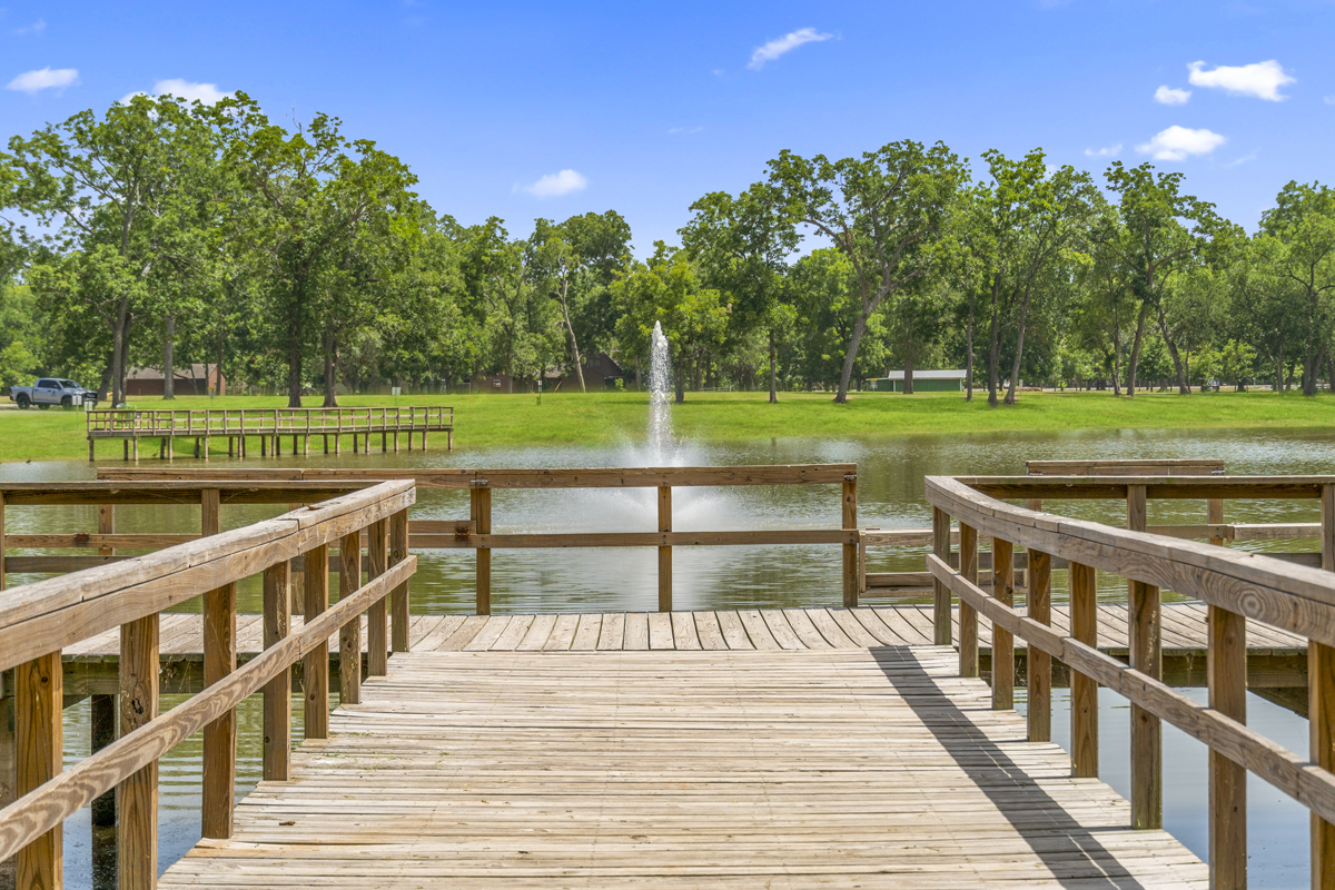 Easy drive to Jones Creek Ranch Park
