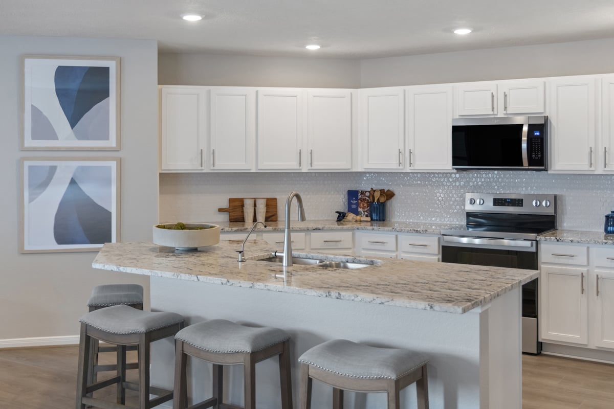 Kitchen breakfast bar