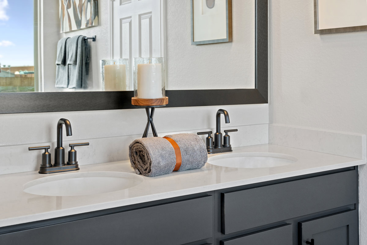 Dual-sink vanity at primary bath