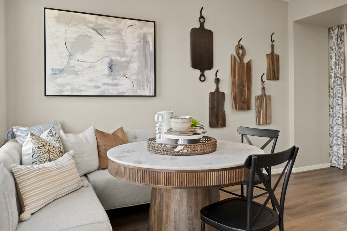Eat-in kitchen