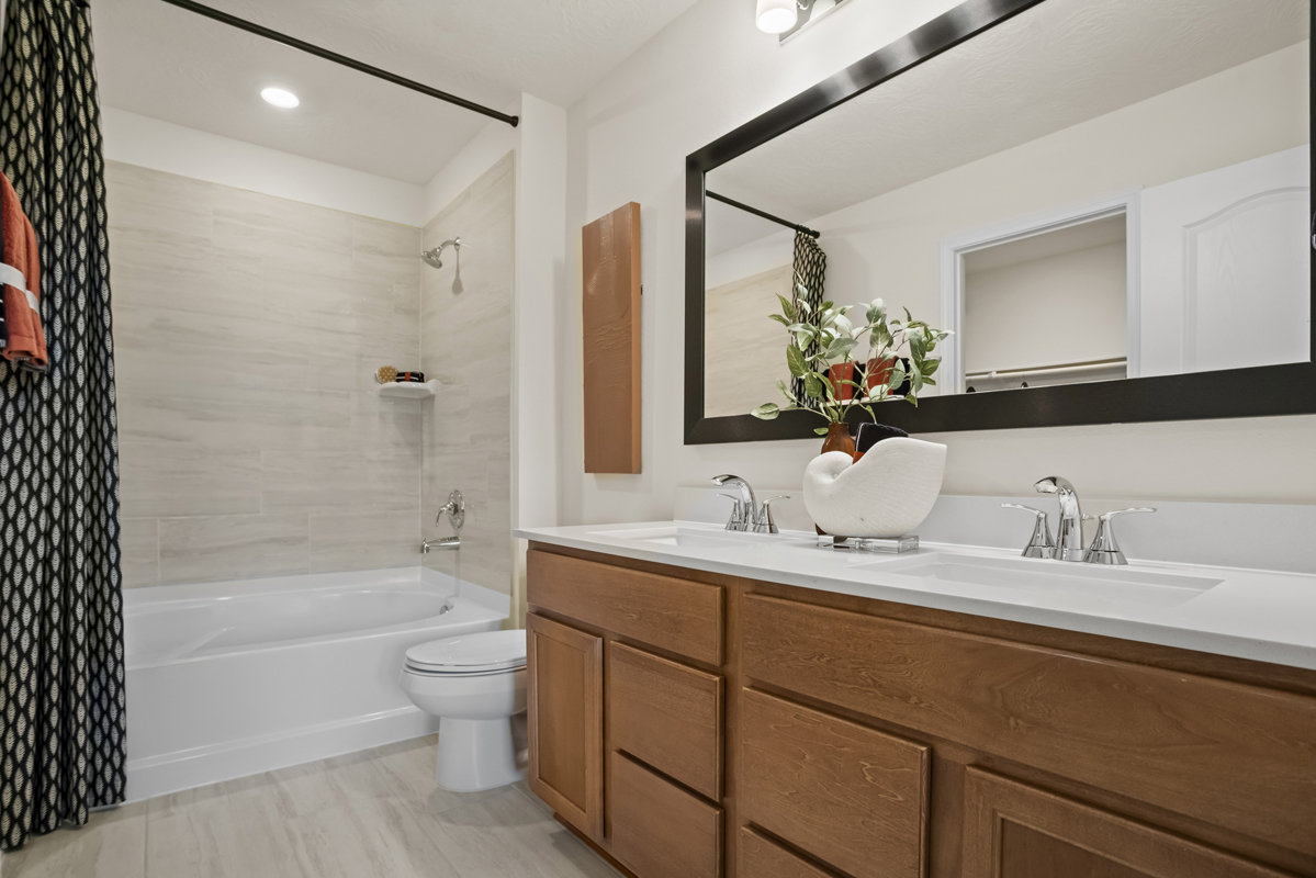 Dual-sink vanity