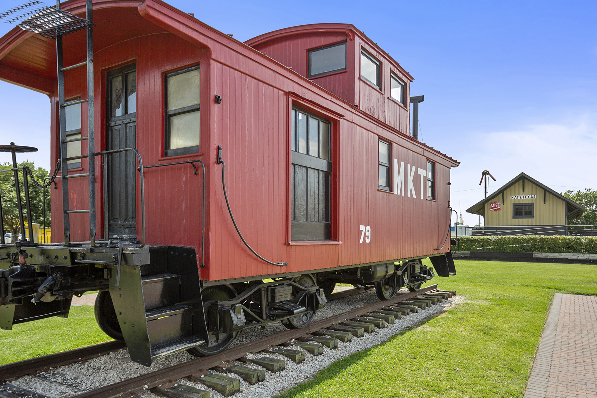 Just minutes to Katy Railroad Park