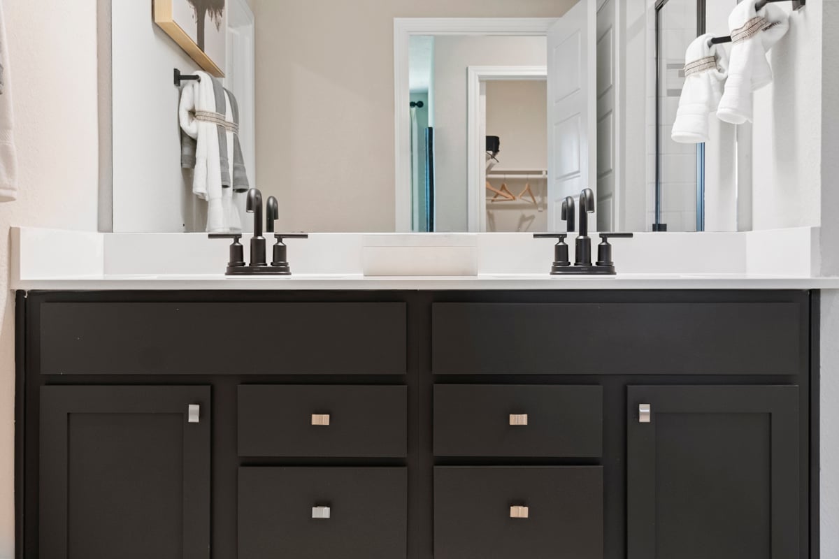 Dual-sink vanity