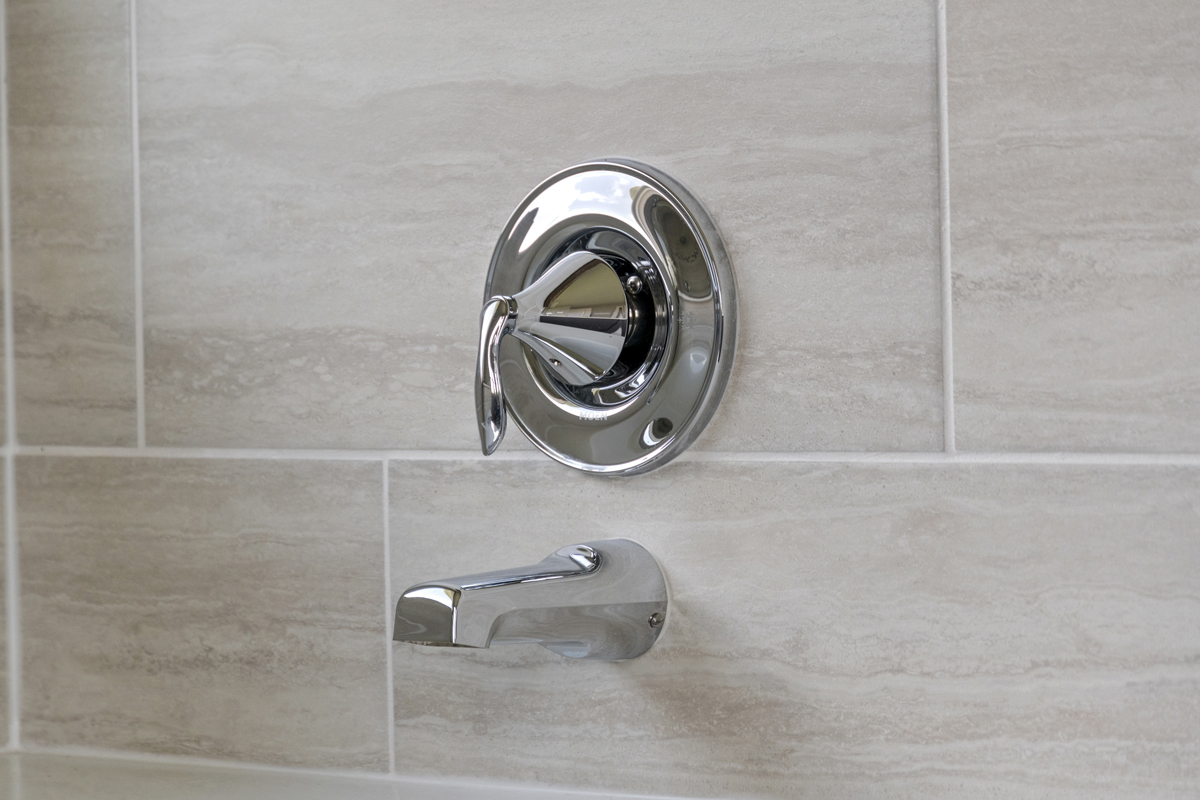 Chrome bath fixtures