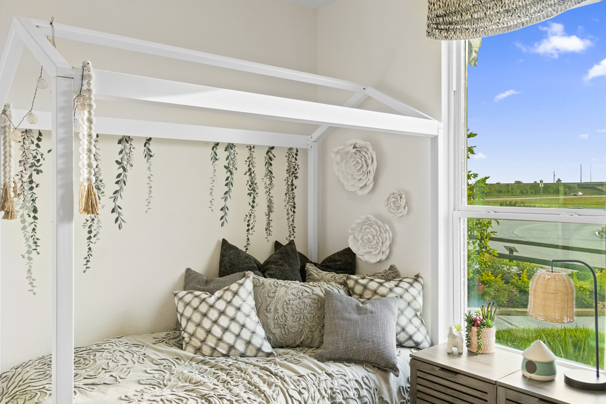 Secondary bedroom
