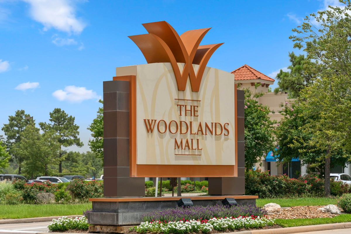 Just a short drive to The Woodlands Mall 