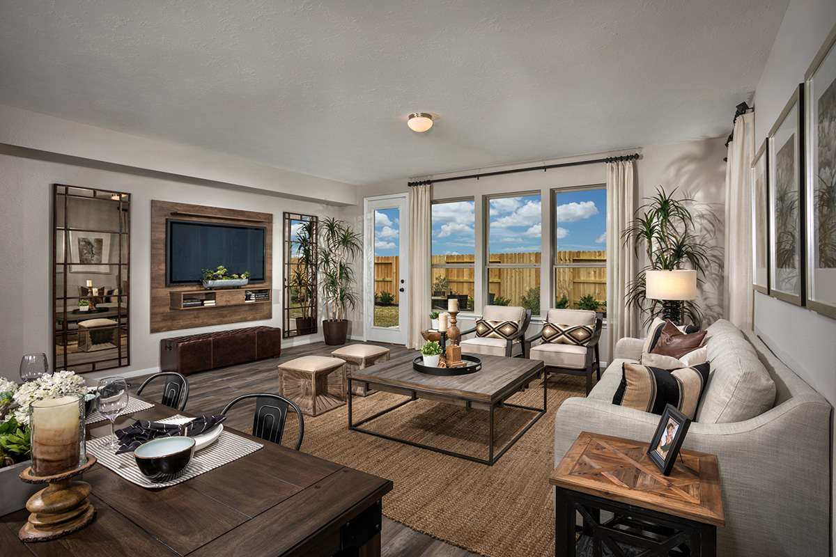 New Homes in La Marque, TX - Sunset Grove Plan 2130 Great Room - Alternate View