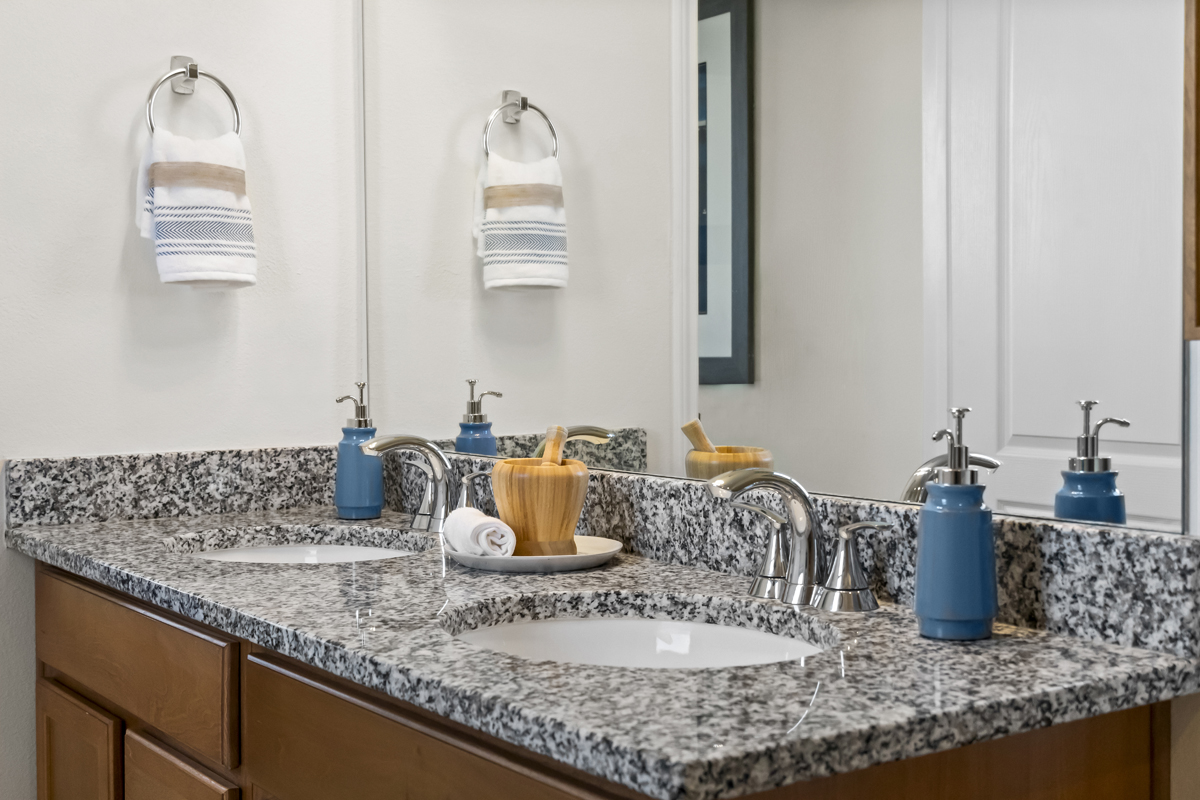 Dual-sink vanity at primary bath