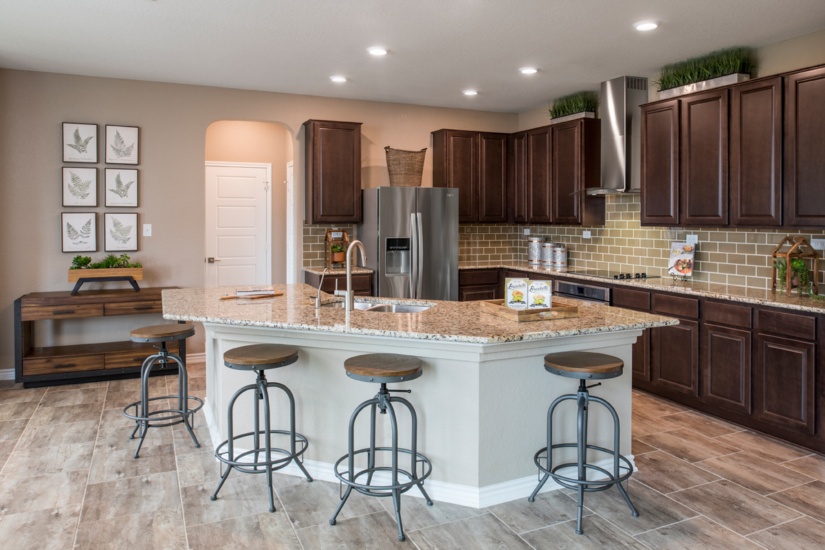 New Homes in Boerne, TX - Shoreline Park - Classic Collection Plan 2752 Kitchen