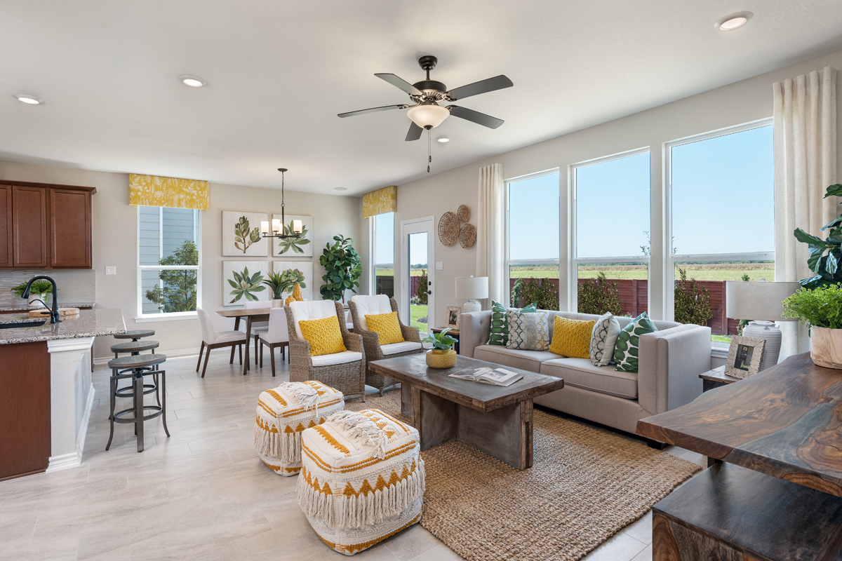 New Homes in Boerne, TX - Shoreline Park - Classic Collection Plan 1675 Great Room