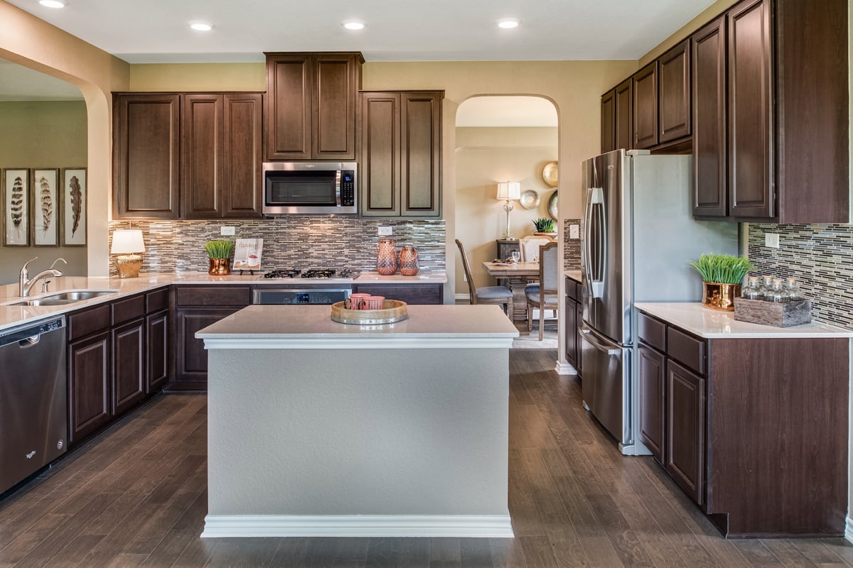 New Homes in Cibolo, TX - Saddle Creek Ranch Plan 3121 Kitchen