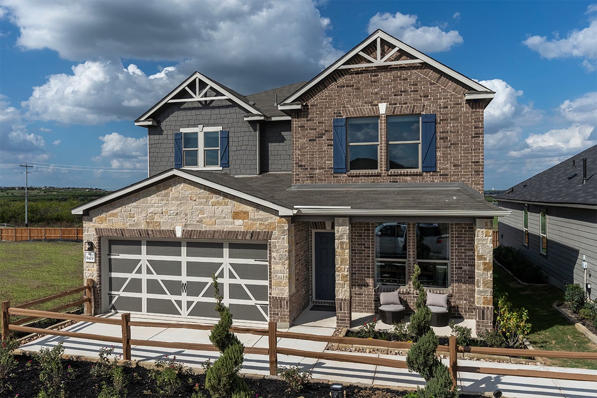New Homes in 9423 Lochridge Pike, TX - Plan 2701 Modeled