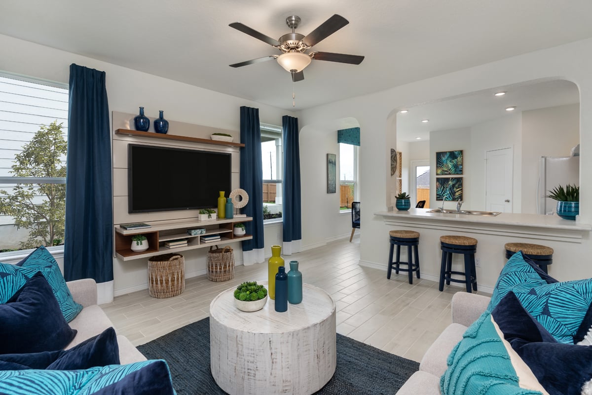 New Homes in San Antonio, TX - The Overlook at Medio Creek Plan 1377 Great Room as modeled at Willow View