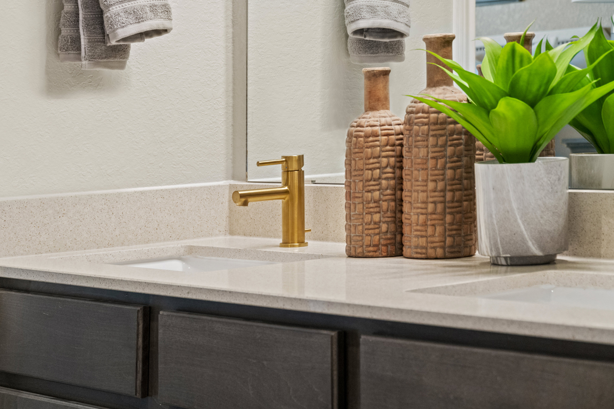 Dual-sink vanity