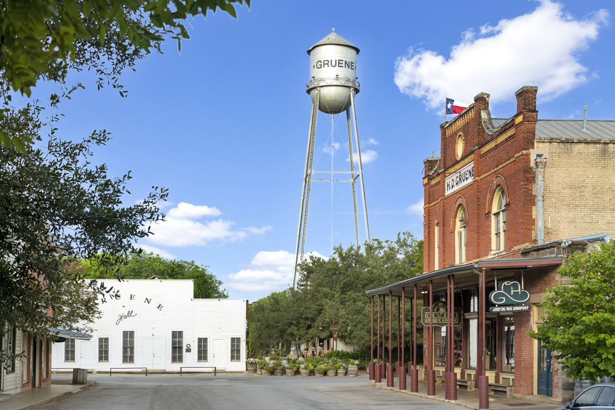 Convenient to downtown Gruene