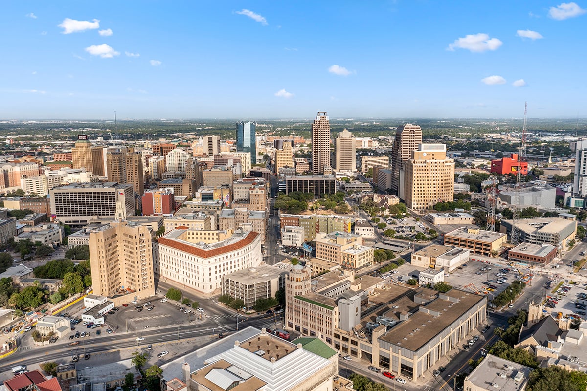 An easy drive to downtown San Antonio