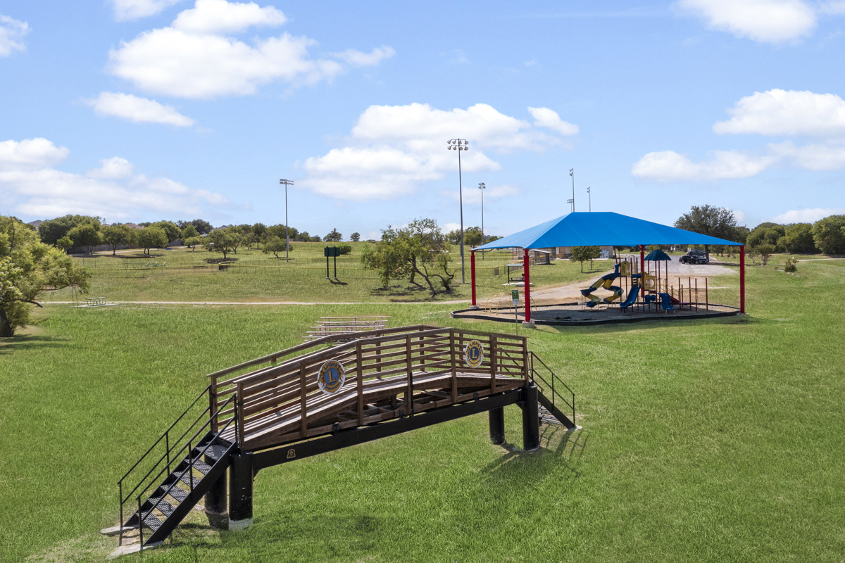 A 12-minute drive to Converse City Park