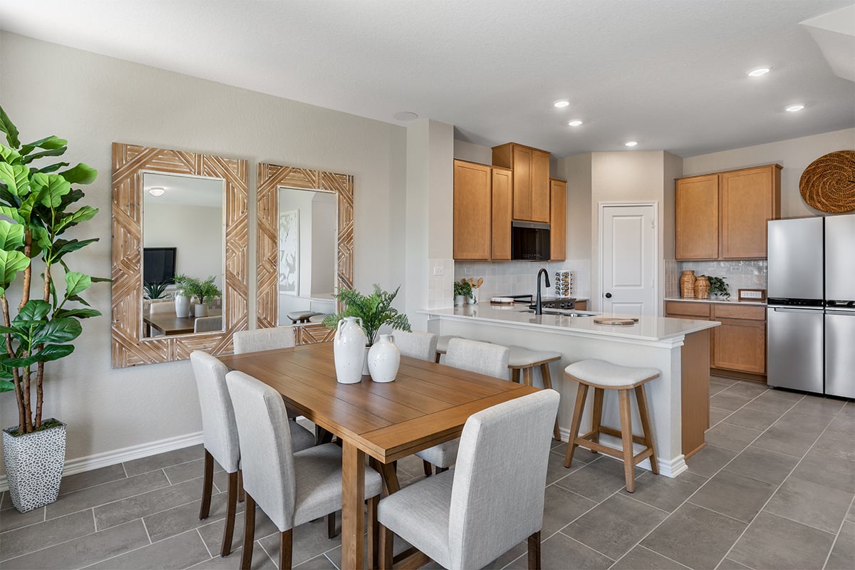 Kitchen breakfast bar