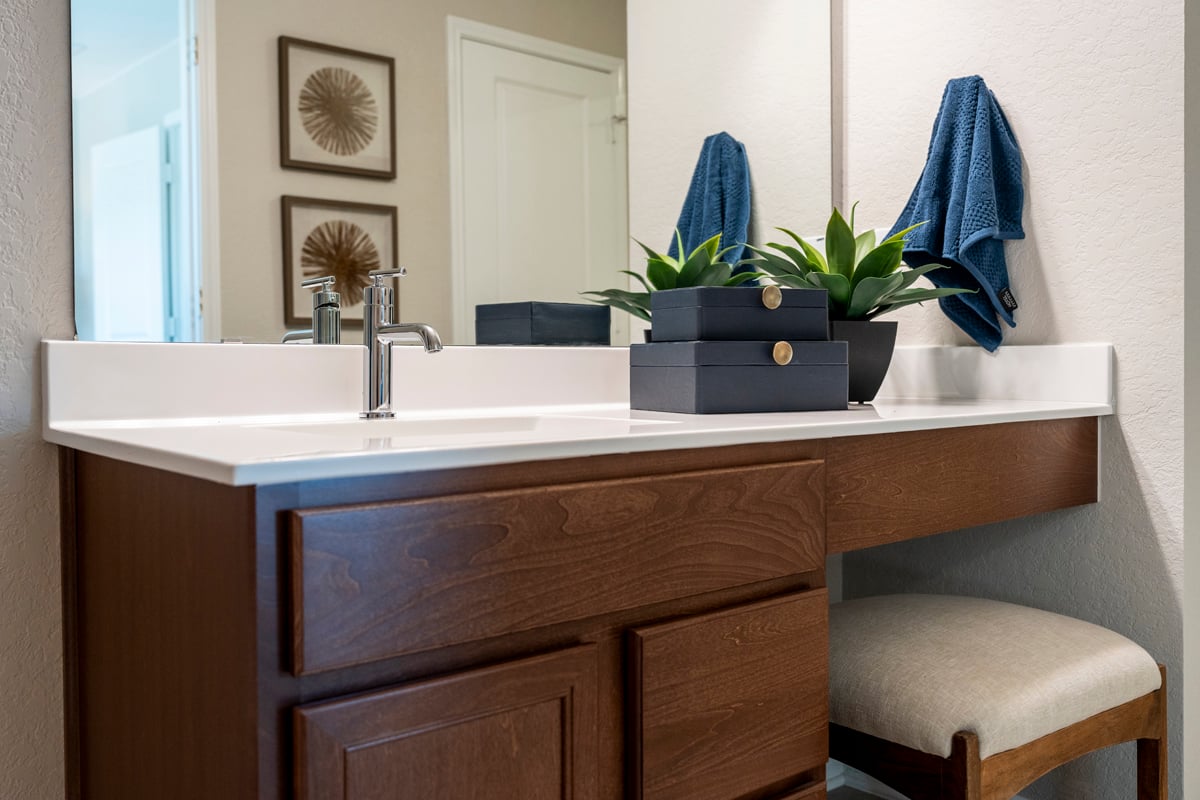 Extended vanity with knee space at bath 2