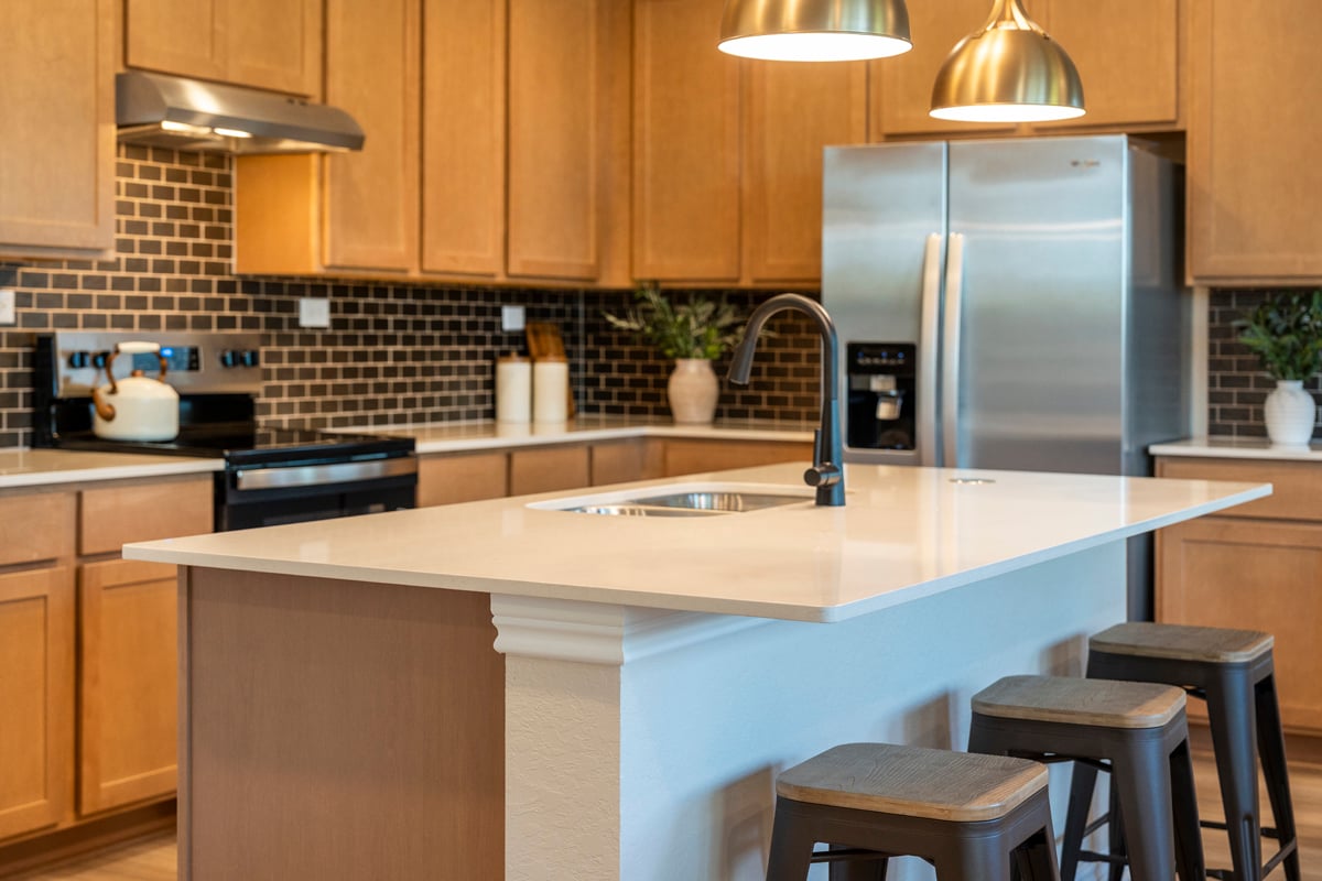 Kitchen breakfast bar