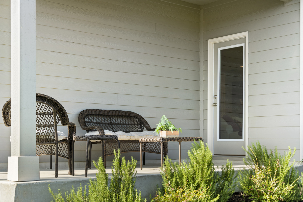 Rear covered patio