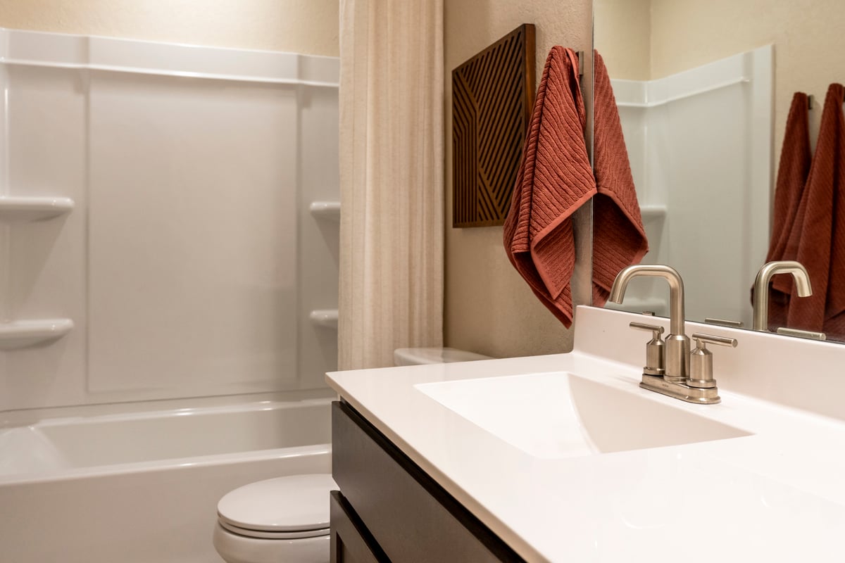 Tub/shower combination at bath 2