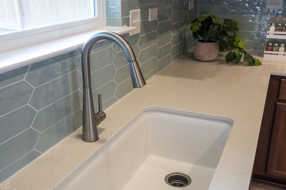 High-arc kitchen faucet and undermount sink