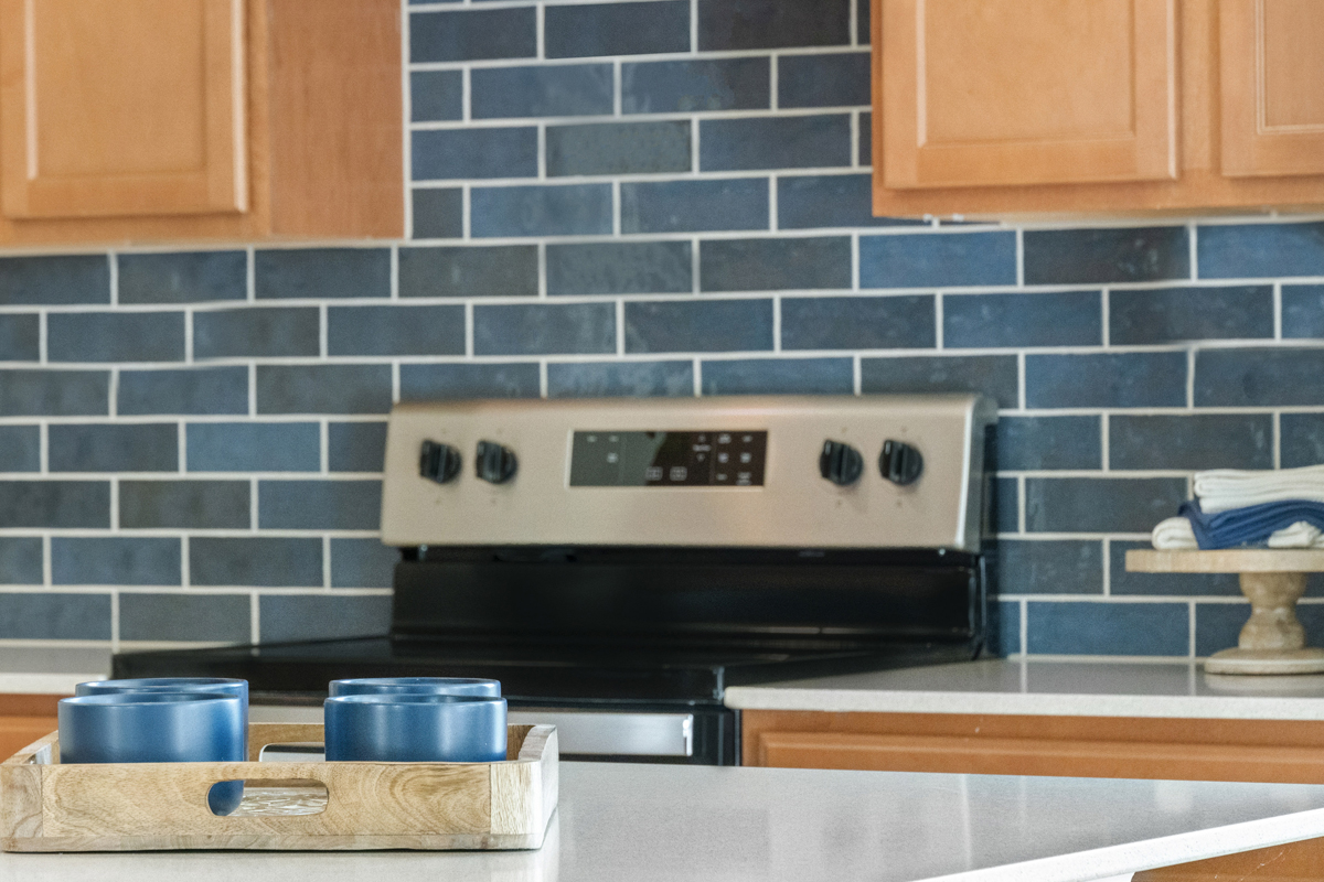 Glossy tile backsplash