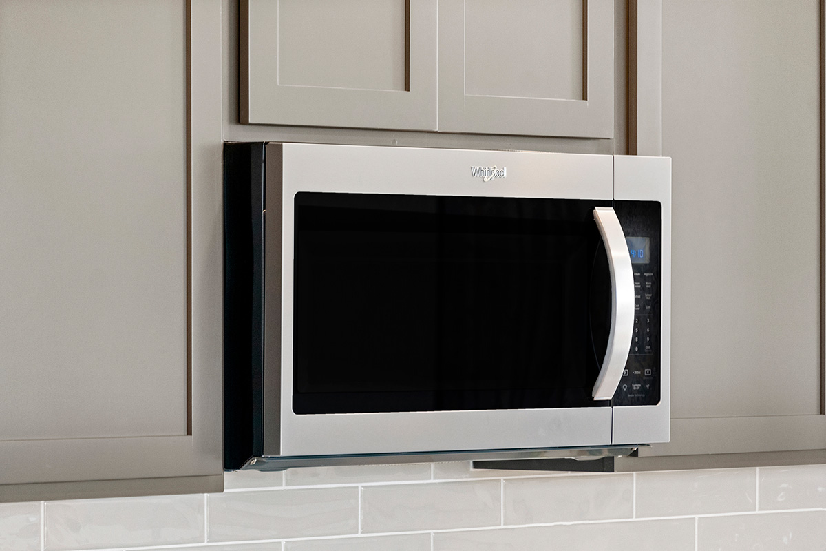 Microwave/hood combination