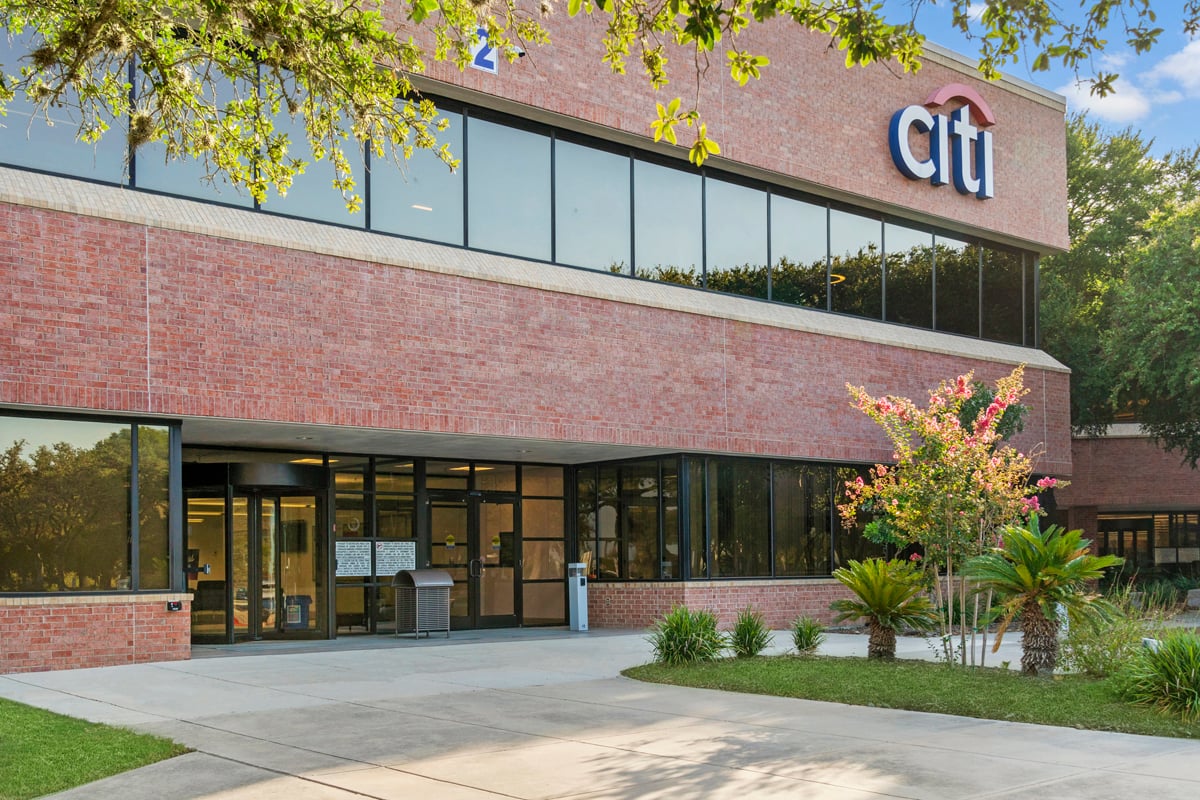 Eight-minute drive to Citibank Operations Center