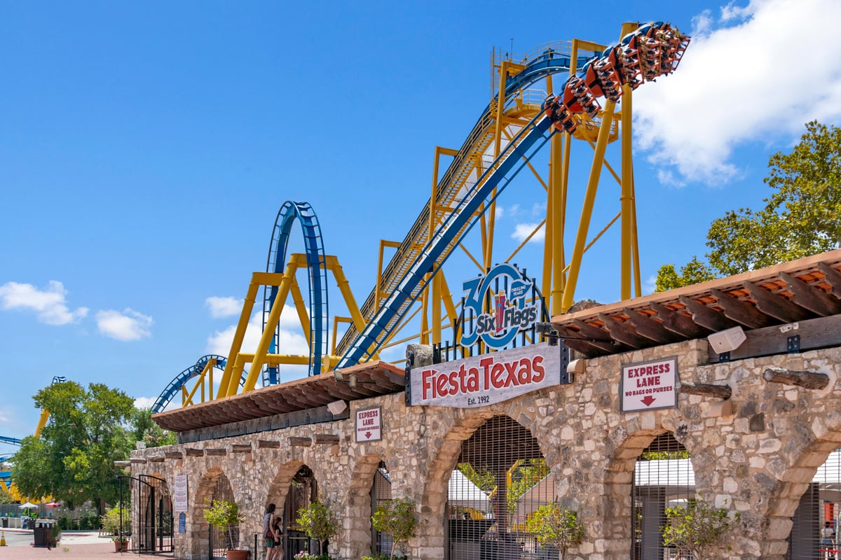 Seven-minute drive to Six Flags Fiesta Texas