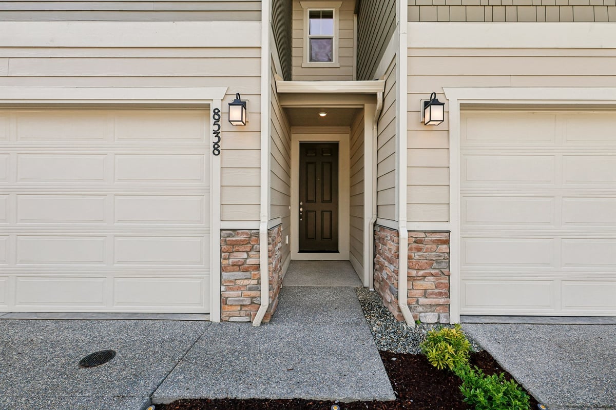 87th Townhomes photo 3