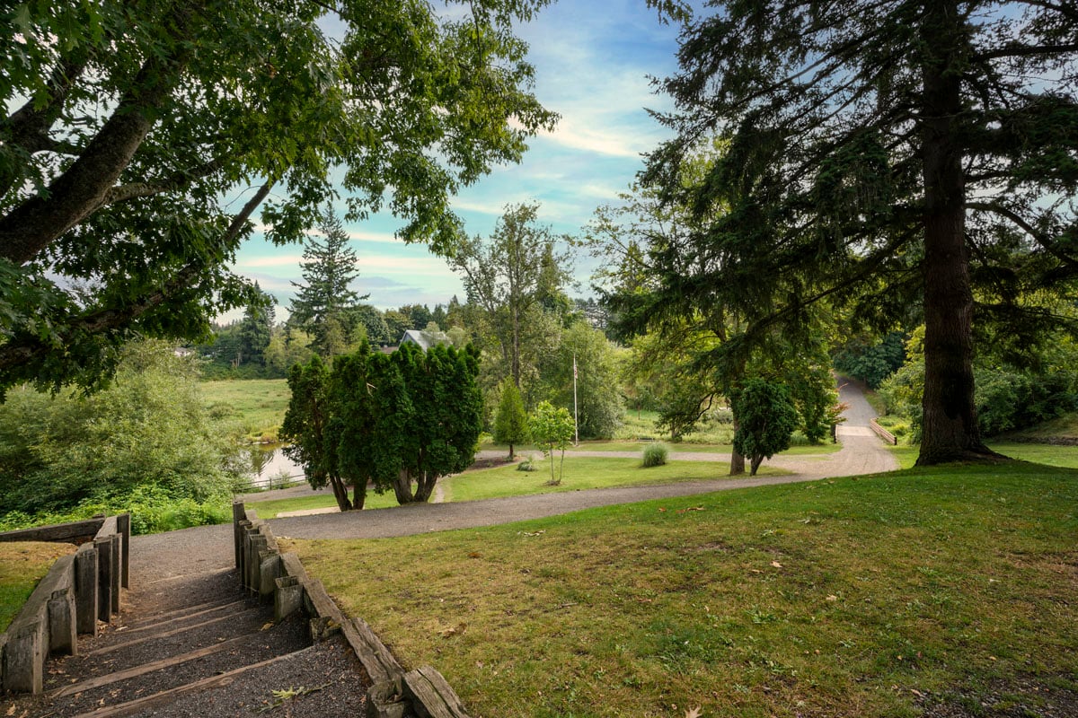 Near Jennings Memorial Park