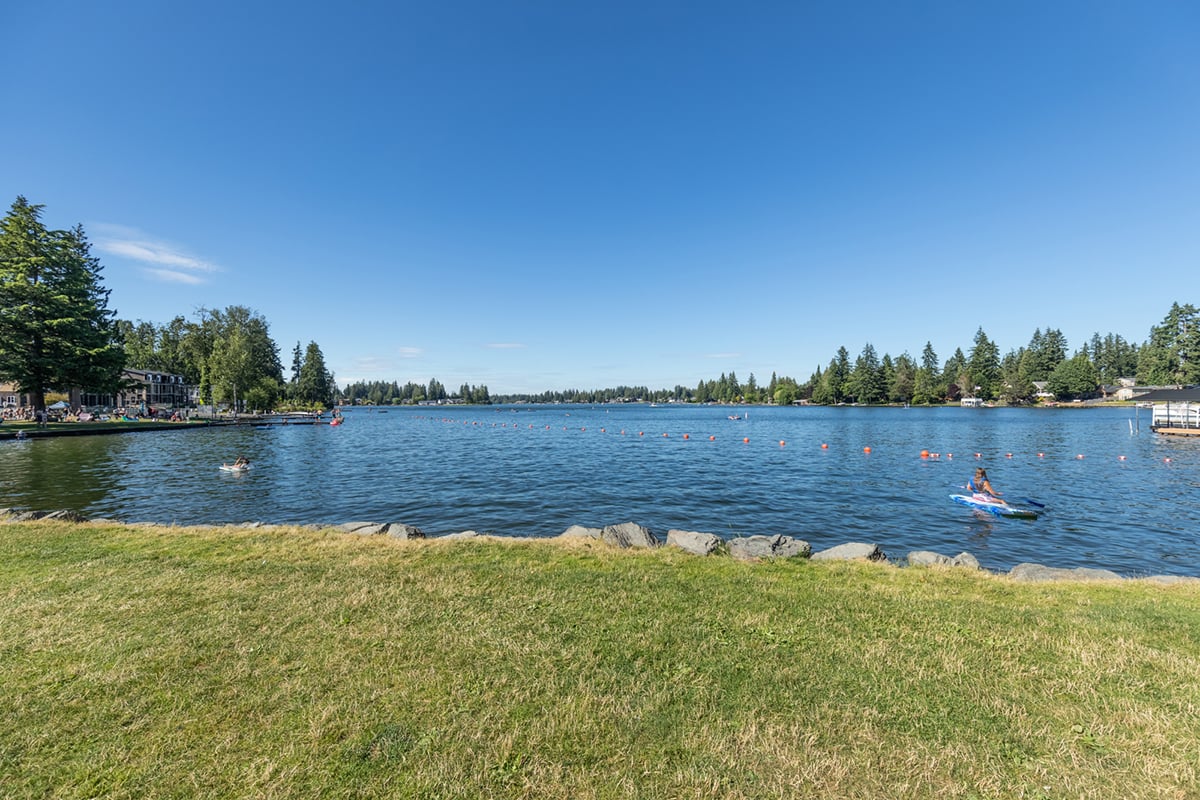 Minutes to Allan Yorke Park at Lake Tapps