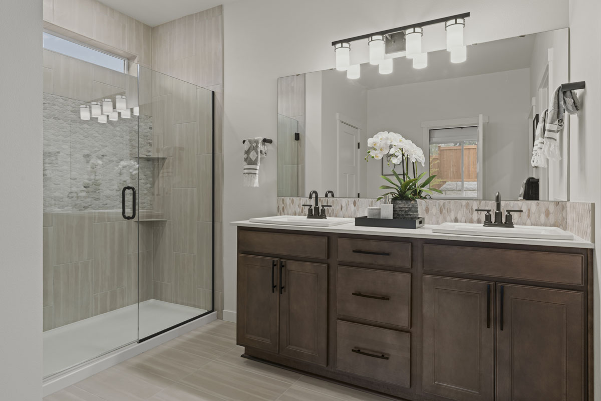 Dual-sink vanity at primary bath