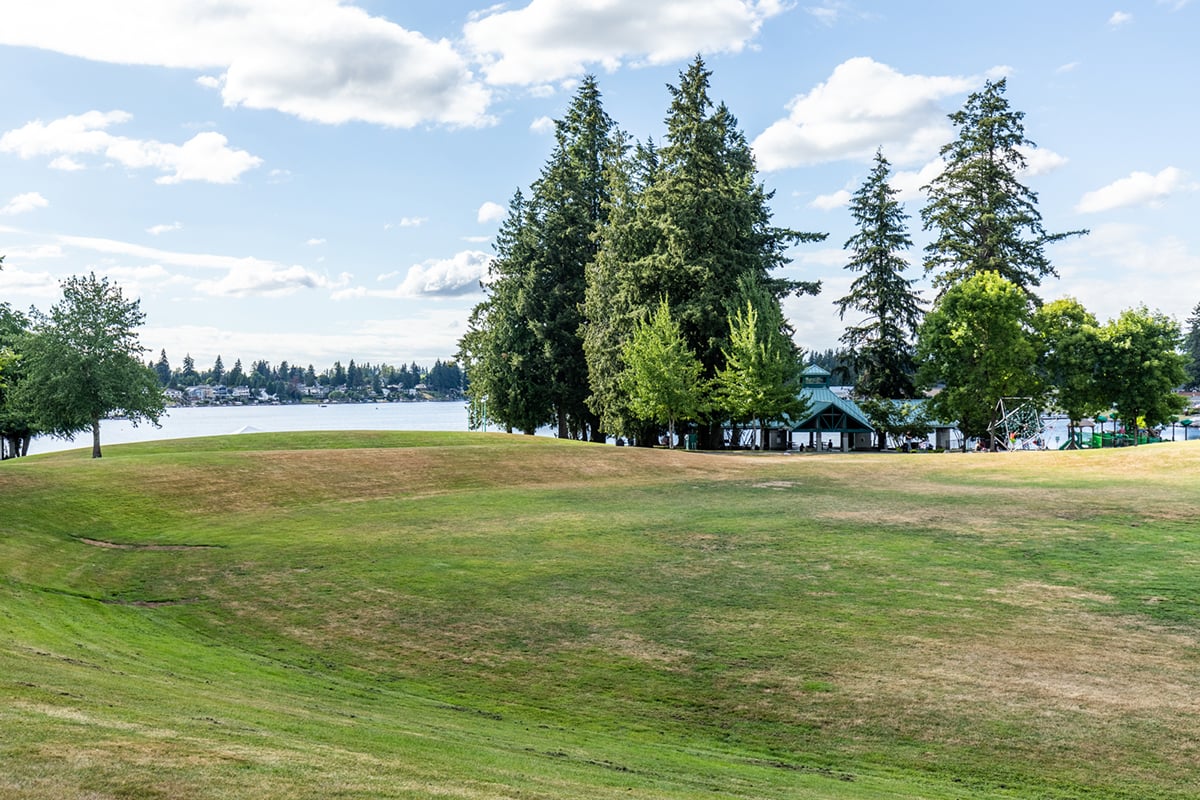 A short drive to Lake Meridian Park