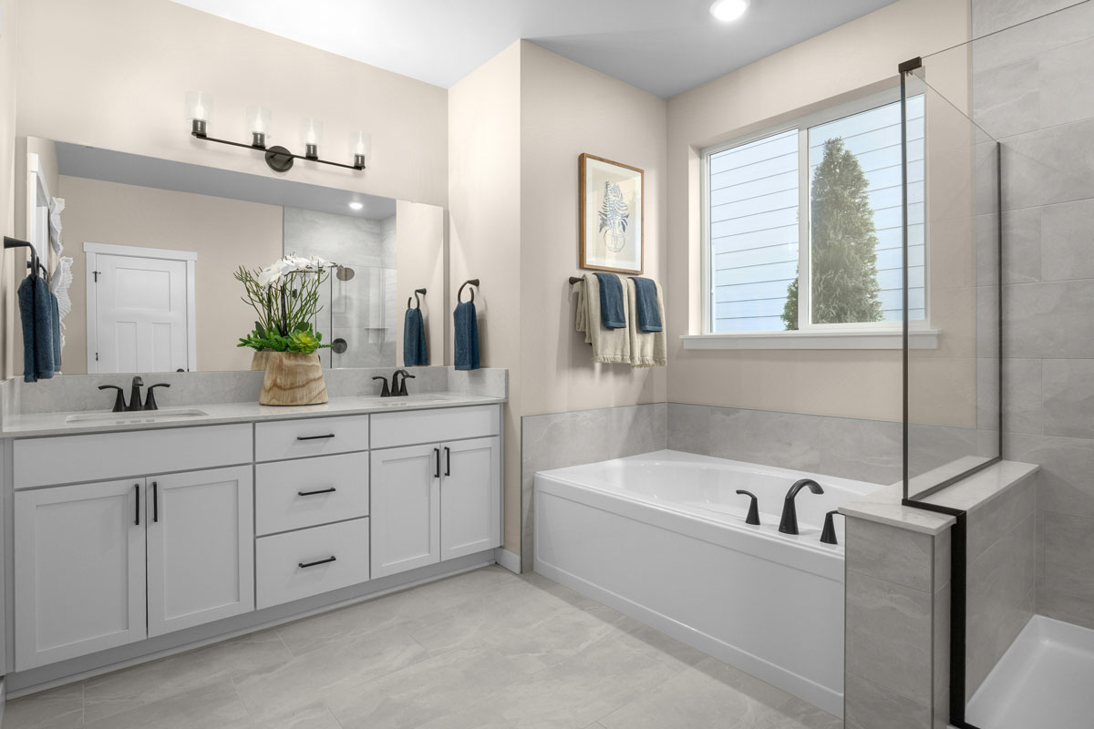 Dual-sink vanity at primary bath
